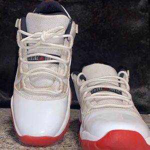 Air Jordan 11 Retro Low white/varsity